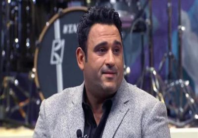 قبل عرضها في الرياض.. أكرم حسني يروج لمسرحية "عطل فني"
