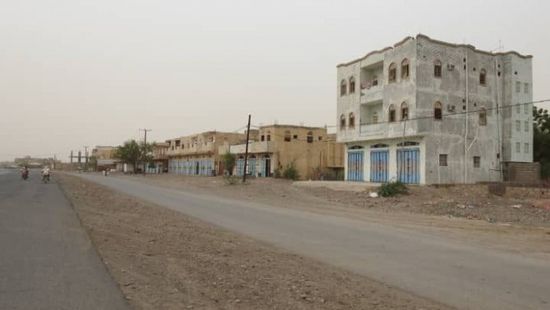 بالقذائف والرصاص.. مليشيا الحوثي تستهدف مواقع المشتركة بحيس