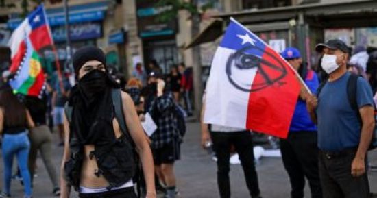 الرئيس التشيلي يوافق على إجراء استفتاء على دستور جديد إبريل المقبل