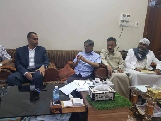 بهدف تنفيذ مشاريعهم.. محافظ حضرموت يوجه بتسهيلات لمستثمرين محليين