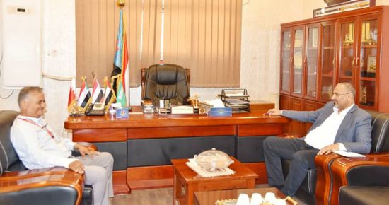 الرئيس الزُبيدي يبحث جهود حماية آثار الضالع من الانتهاكات