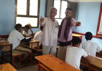 قيادات التعليم في خنفر تتفقد سير الامتحانات بمدارس المديرية (صور)