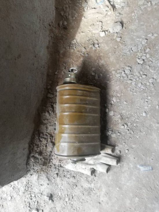 بالصور..العثور على عبوة ناسفة شديدة الانفجار في الشيخ عثمان بعدن