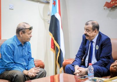 بن بريك يناقش الأمور المالية والإدارية الخاصة بـ"مؤسسة 14 أكتوبر "