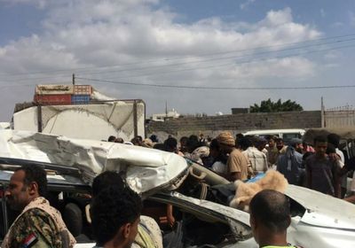 مصرع وإصابة 11 شخصاً في حادث مروع بلحج (فيديو + صور)