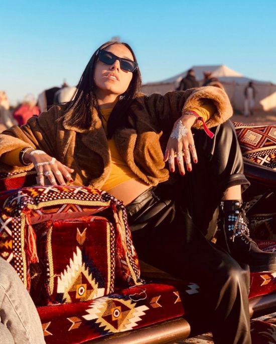 سلمى أبو ضيف تنشر صور رحلتها في السعودية