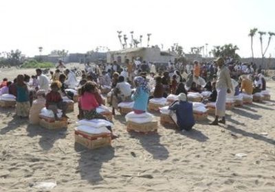 بدعم إماراتي..توزيع 22 طن من المواد الغذائية لأهالي النخيلة بالدريهمي (صور)