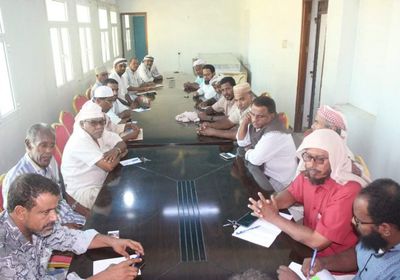 مناقشة المشاكل الخدمية والأوضاع الأمنية بالشحر