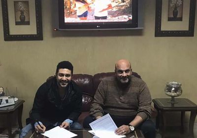 بعد دخوله عالم الغناء..محمد عز يتعاقد مع شركة مزيكا (صور)