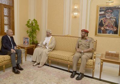 أبو الغيط في مسقط لبحث الأزمتين اليمنية والليبية