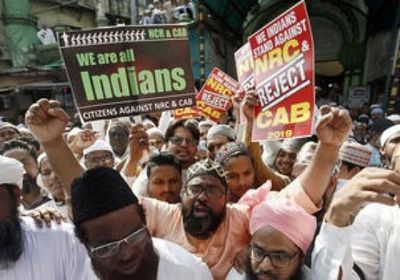 الهند تقطع خدمات الانترنت وتشدد الإجراءات الأمنية بسبب الاحتجاجات