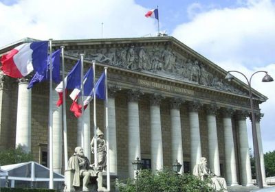 باريس تستدعي السفير الإيراني على خلفية احتجاز طهران مواطنين فرنسيين 