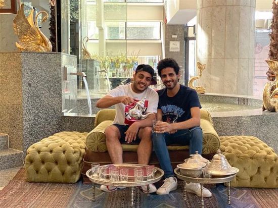 حمدي الميرغني يمازح صديقه أوس أوس ويوجه له هذه الرسالة