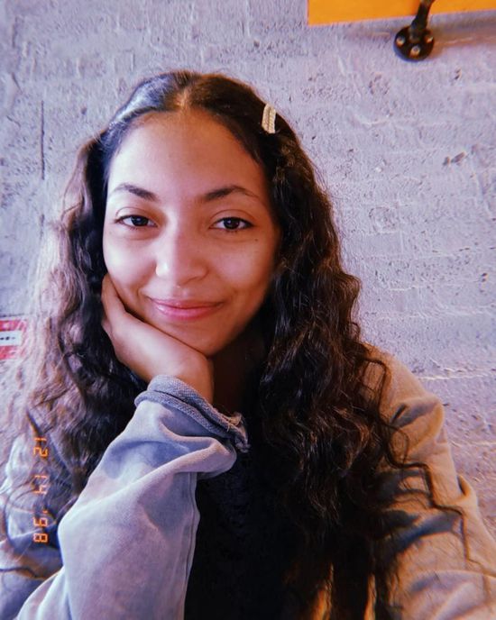 بالصور.. مي الغيطي تخضع لجلسة تصوير في مدينة ديزني بباريس 