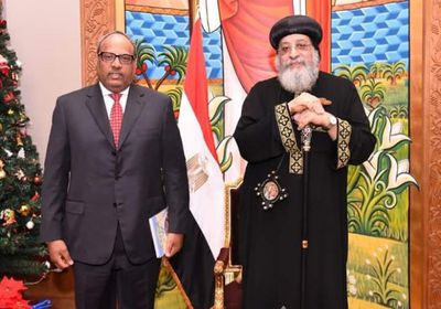 سفير الإمارات بمصر يزور الكاتدرائية المرقسية لتهنئة البابا تواضروس بعيد الميلاد