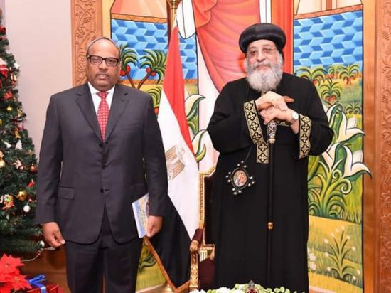 سفير الإمارات بمصر يزور الكاتدرائية المرقسية لتهنئة البابا تواضروس بعيد الميلاد