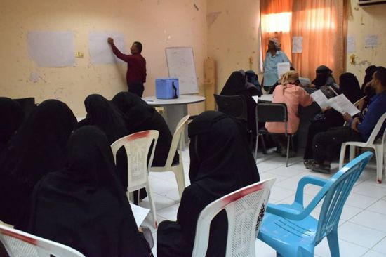 ورشة لتطوير أداء القائمين على حملة التحصين ضد شلل الأطفال بلحج  