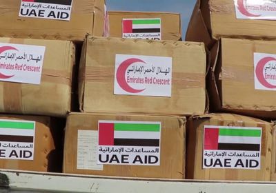 "هلال الإمارات" يوزع مساعدات إيوائية بالمخا (فيديو)