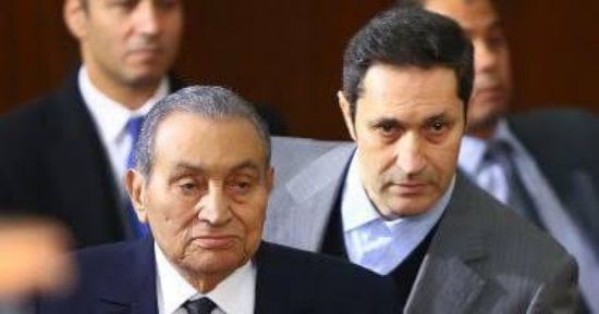 القضاء المصري يرفض سحب الأوسمة والنياشين من حسني مبارك