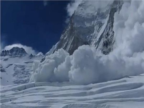 مصرع امرأة وابنتها وطفلة في انهيار جليدي بجبال الألب