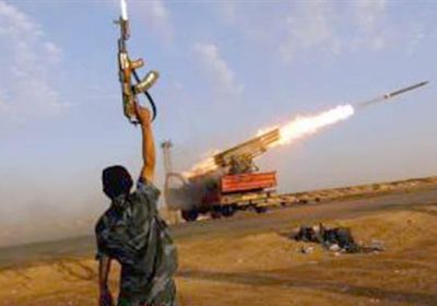 إرهابيو الحوثي يقصفون أهالي الصمة بالكاتيوشيا  