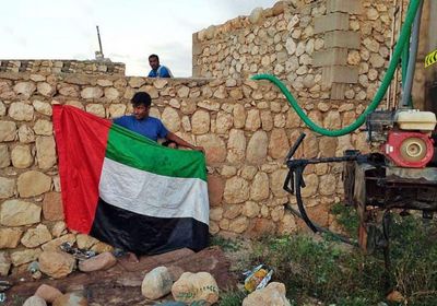 سقيا الأمل تواصل مد ساحل سقطرى الغربي بالمياه العذبة