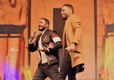 تامر حسني يبعث رسالة لجمهوره بعد حفله مع رامي جمال 