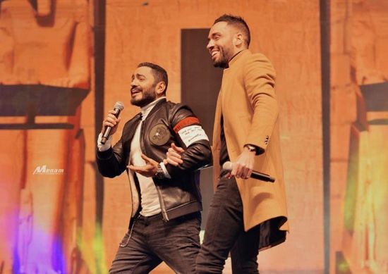 تامر حسني يبعث رسالة لجمهوره بعد حفله مع رامي جمال 