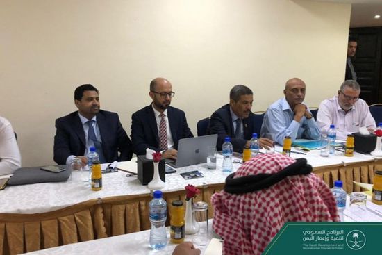 وفد "البرنامج السعودي" يبحث احتياجات مدارس العاصمة (صور)