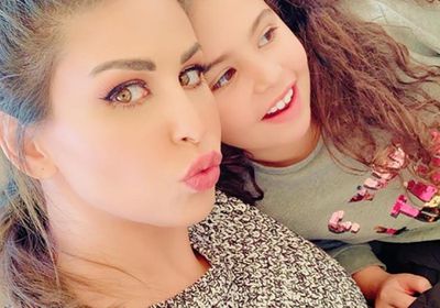 مي سليم بصحبة ابنتها قي أحدث ظهور لها (صور)