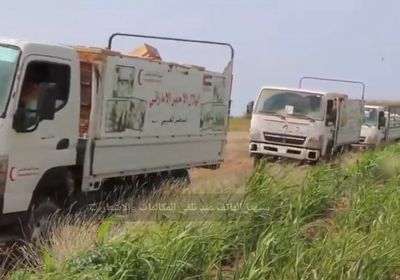 في ختام 2019..الهلال الإماراتي يسير قافلة إغاثية جديدة إلى المخا بتعز (فيديو)