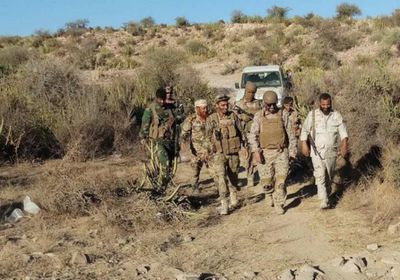 نائب قائد التحالف العربي يزور الخطوط الأمامية لجبهات القتال بالضالع