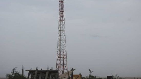 في تحدٍ للهدنة الأممية..قصف حوثي جديد على "المشتركة" في الفازة