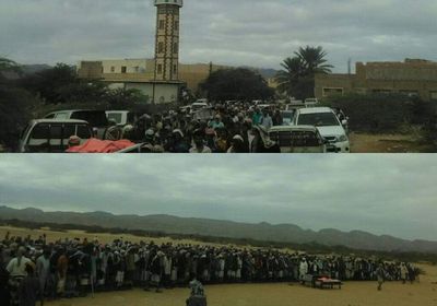 &nbsp;أبناء المحفد يشيعون جثماني الشهيدين الكازمي وأكرم صرعوف إلى مثواهم الأخير