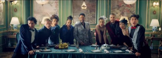 محمد حماقي يطرح كليب "تعرف بحبك ليه" (فيديو)