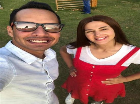 عمرو وهبة يهنئ دنيا سمير غانم بعيد ميلادها 