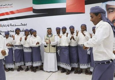 استفاد منه 200 شاب وفتاة.. الإمارات تقيم العرس الجماعي الـ21 باليمن (صور)
