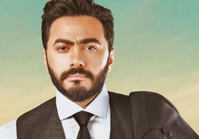 من أعلى برج خليفة.. تامر حسني يعلن عن إطلاق مسابقة جديدة لجمهوره (فيديو)