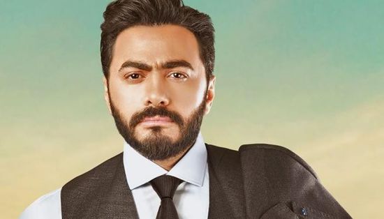 من أعلى برج خليفة.. تامر حسني يعلن عن إطلاق مسابقة جديدة لجمهوره (فيديو)