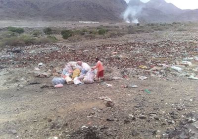 إتلاف مواد غذائية واستهلاكية تالفة بردفان