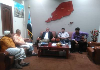 "بن بريك" يناقش مستجدات الأوضاع مع اللجنة التحضيرية لاتحاد شعراء حضرموت