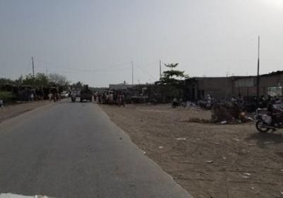 بمختلف أنواع الأسلحة..المليشيات الحوثية تقصف منطقة الطور بالحديدة