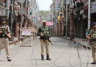 باكستان تطالب الهند برفع القيود عن كشمير فورًا