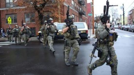 مقتل شخصين وإصابة شرطي في إطلاق نار بأمريكا