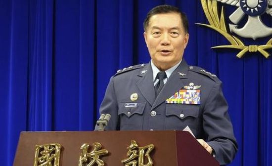 تايوان: مقتل رئيس الأركان وسبعة عسكريين في حادث تحطم طائرة