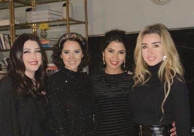 روبي تنشر صور احتفالاتها بالعام الجديد مع نجوم الفن 