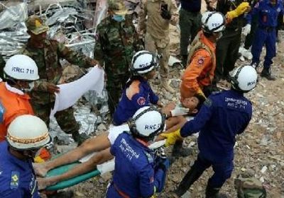 كمبوديا.. إنقاذ 13 شخصا من تحت أنقاض مبنى بعد انهياره