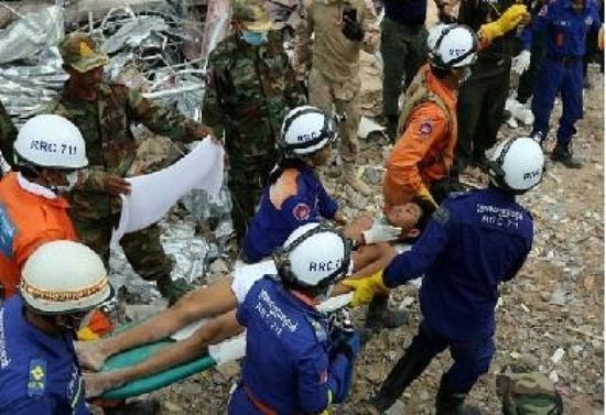 كمبوديا.. إنقاذ 13 شخصا من تحت أنقاض مبنى بعد انهياره