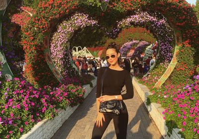 بسمة بوسيل بصحبة أسرتها في دبي (صور)