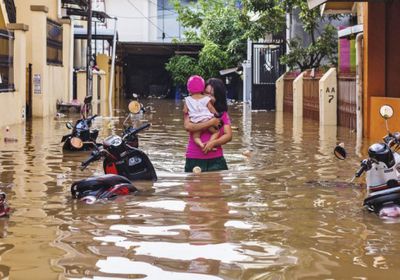 ارتفاع عدد قتلى سيول إندونيسيا إلى 53 وتشريد 175 ألفًا